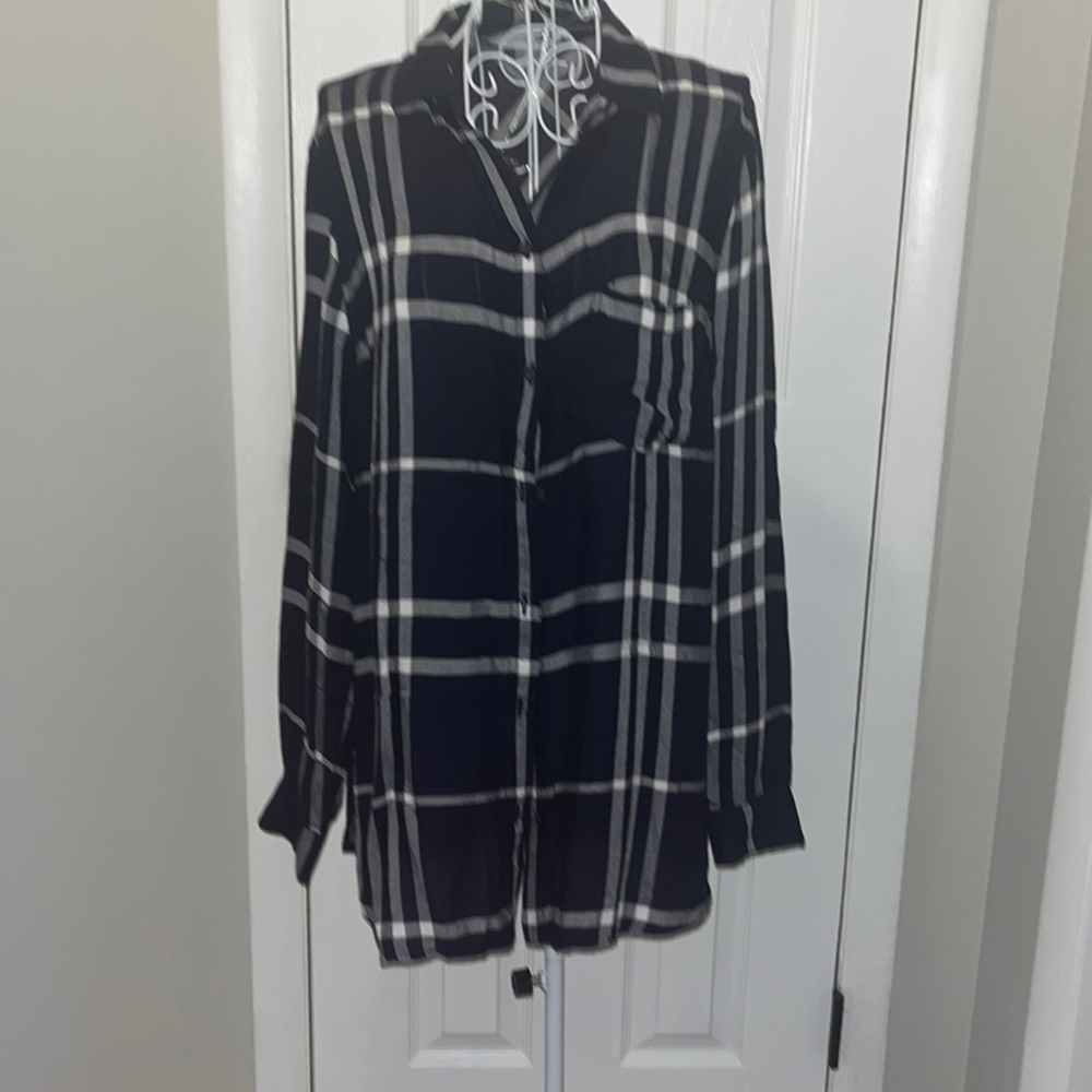 Women’s long sleeve button down shirt